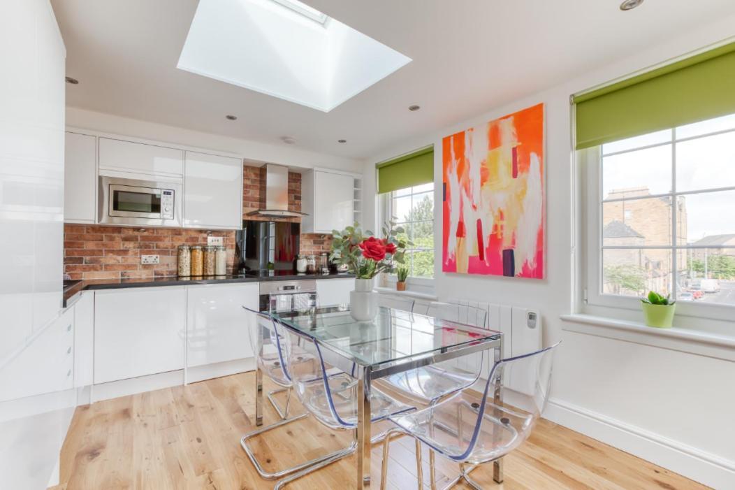 Central Bright 3 Bed Flat With Pool & Parking EDI Exterior foto