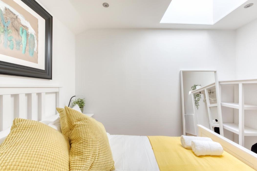Central Bright 3 Bed Flat With Pool & Parking EDI Exterior foto