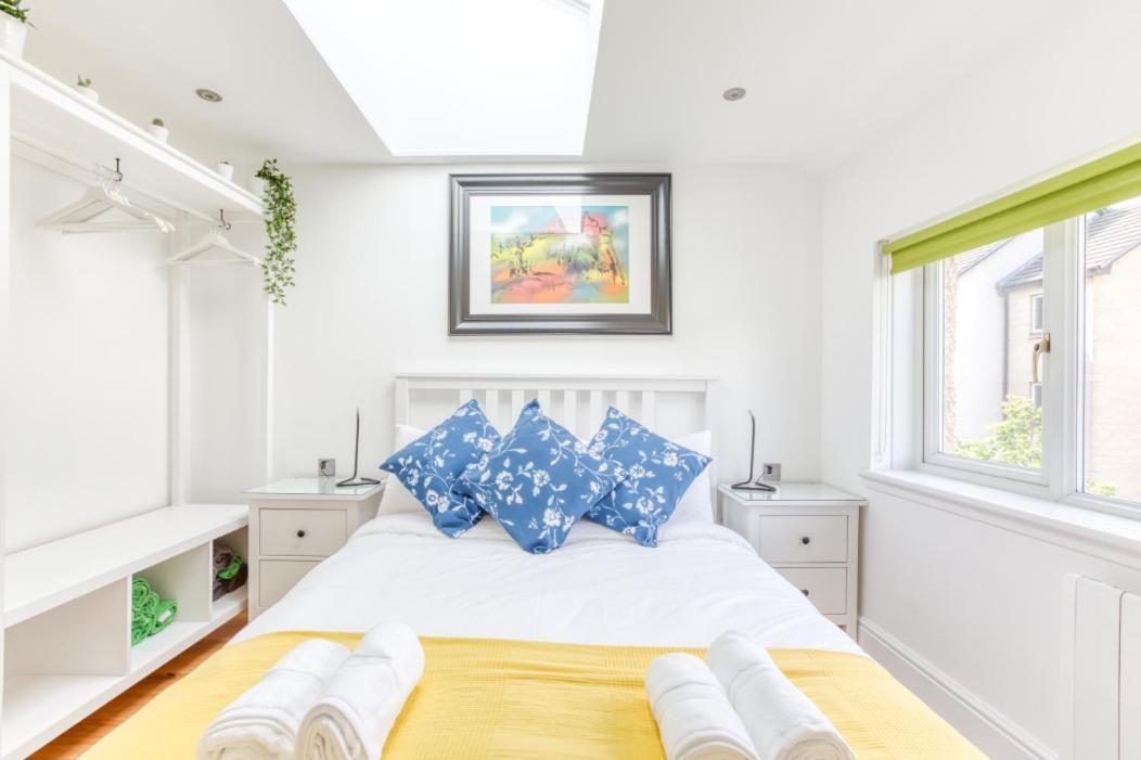Central Bright 3 Bed Flat With Pool & Parking EDI Exterior foto